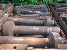 Tiges de pistons pour presses à Peschadoires